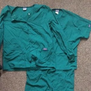 Scrub set